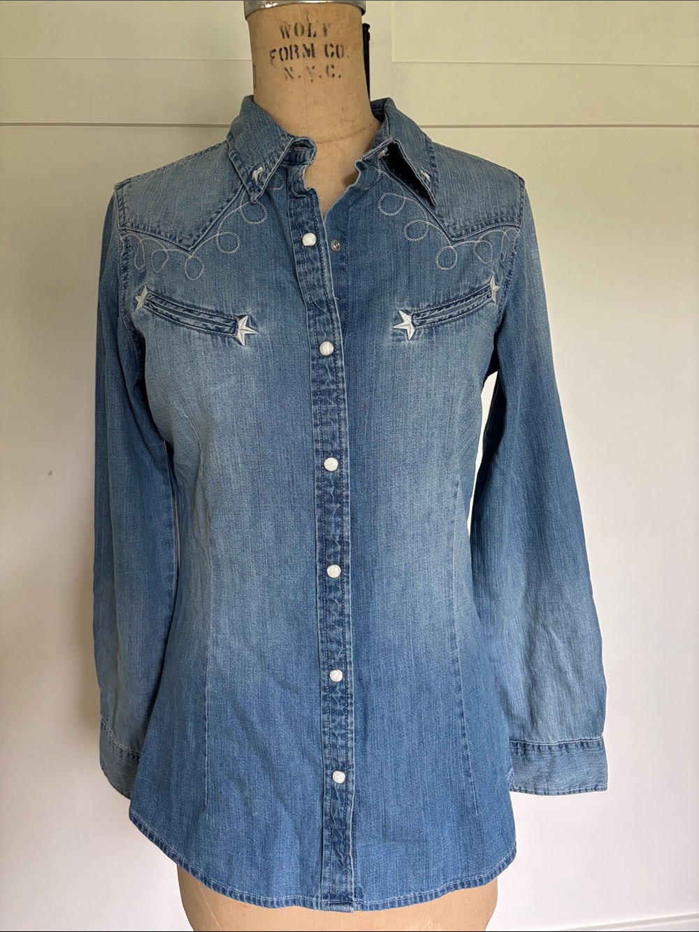 Wrangler Retro Chambray Denim Western Button-Down Shirt